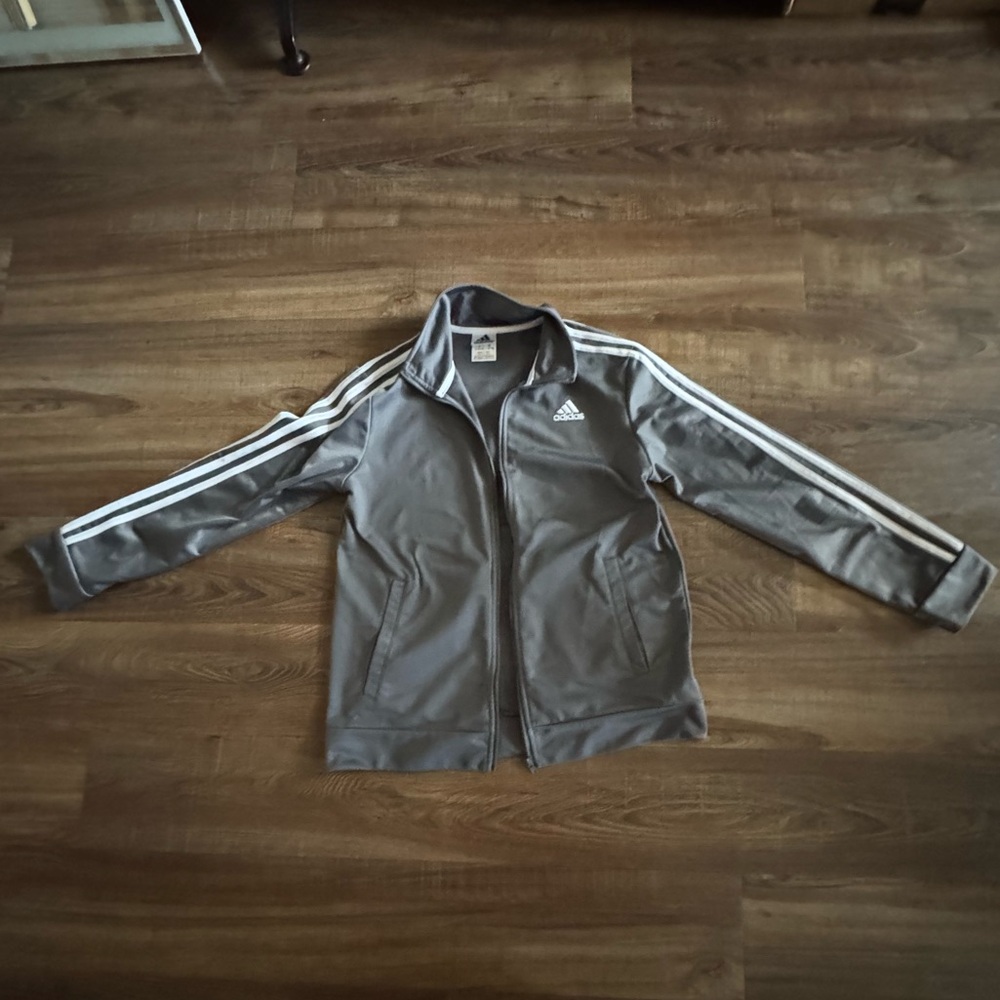 Adidas Kids XL Gray Zip-Up Jacket with White Stripes – Classic Sporty Style